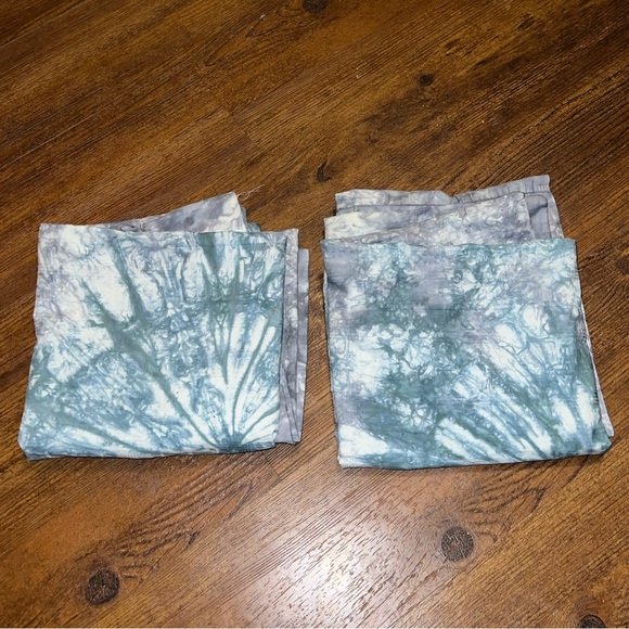 Set of 2 King Size Custom Tie-Dyed Green & Gray Pillowcases - Picture 4 of 10